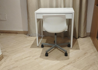 bureau enfant avec chaise à roulettes 