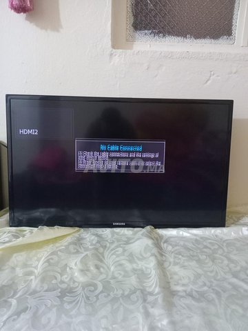 SAMSUNG 32 POUSE
