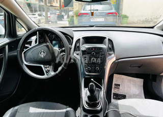 Opel Astra Diesel Manuelle 2013 à Salé