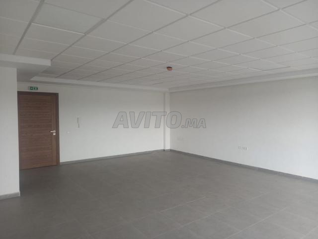 Bureau à Louer au Centre Ville avec Parking - 2