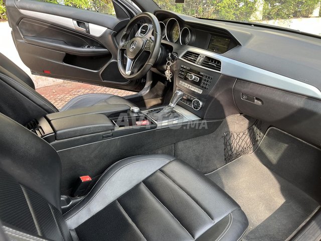 Mercedes-Benz 250 Diesel Automatique 2012 à Rabat