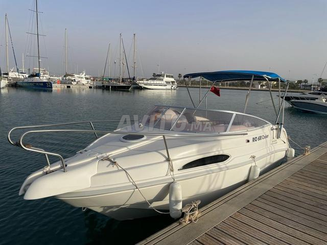 Bateau de plaisance 6m avec cabine