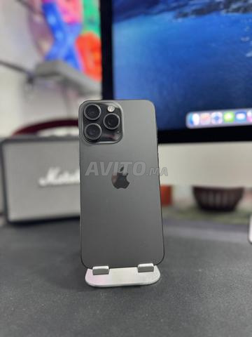 Apple iPhone 15 Normal / 15 Pro Max comme neuf - 2