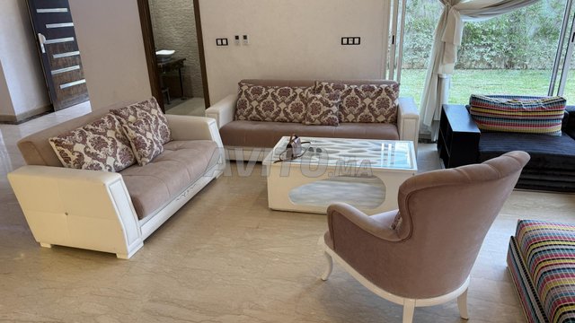 3 fauteuils plus tables 