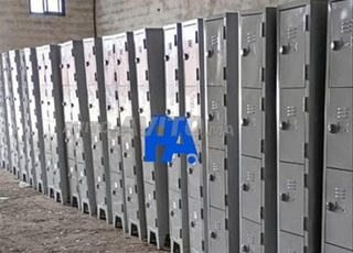 Vestiaire monobloc/	خزانة معدنية مدمجة