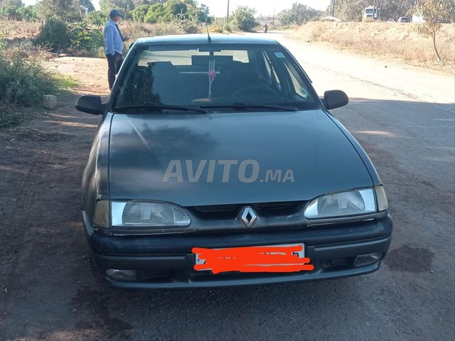 سيارة من نوع رونو 19 ديزل 7دلخيل 