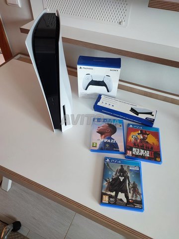 PS5 stantard avec plusieurs jeux (négociable)