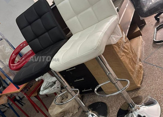 Mobilier bar / cuisine – tabourets stylés à saisir