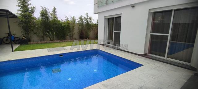 فيلا رائعة مع مسبح في حسان