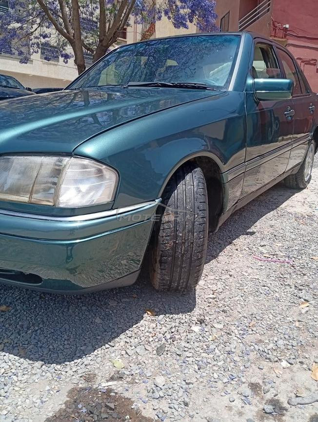 Mercedes-Benz 220 Diesel Manuelle 1995 à Ben Ahmed