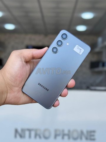 SAMSUNG S24 