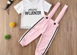 Lot de vetement enfants neuf emporter