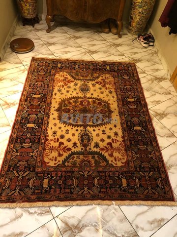Tapis persan en soie unique 2m x 1.40m