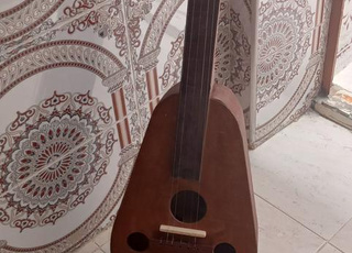 آلة العود خشب طبيعي