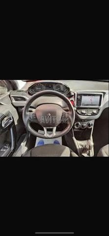 Peugeot 208 Diesel Manuelle 2018 à Rabat