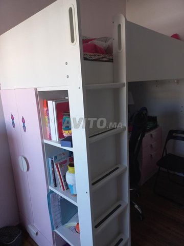 Deux lits IKEA  et maison de poupée
