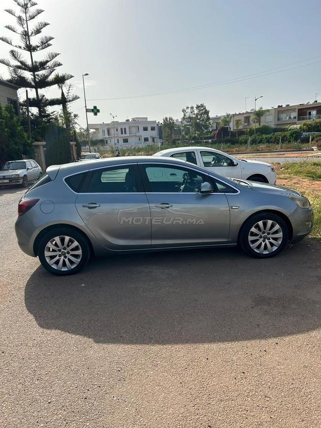 opel astra modele 2012