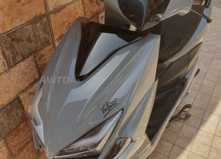 VENTE SCOOTER BECANE VALENTI PRESQUE NEUF 