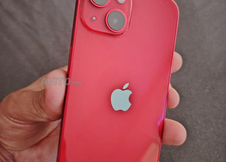 iPhone 13 très bon état 