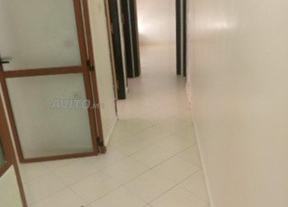 شقة همزة للبيع الطابق الأول مشمشة 