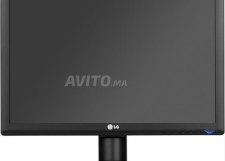 LG FLATRON W1934S avec Adaptateur HDMI vers VGA