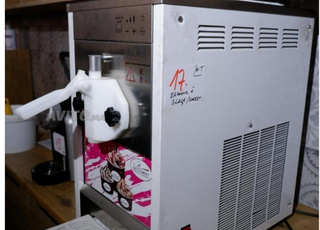 Machine à glace à l'italienne gusto concept 