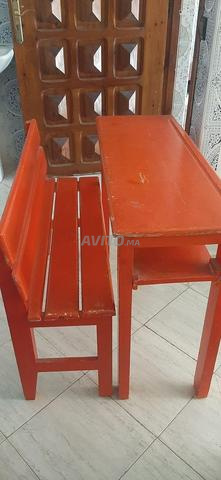 Tables et chaises pour crèche 