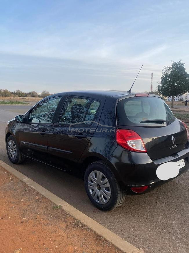 Belle voiture Renault Clio 