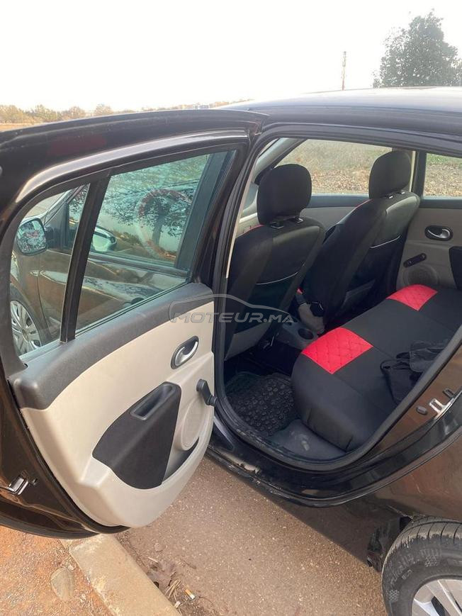 Belle voiture Renault Clio 
