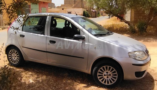 Fiat Punto Essence Manuelle 2009 à Béni Mellal