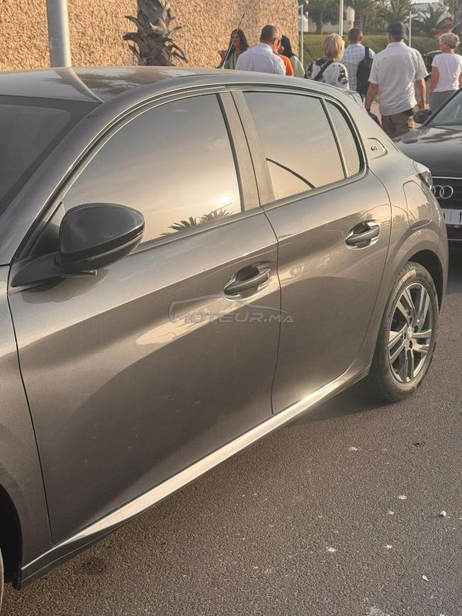 Peugeot  208 tout options prix 153 000 dh 