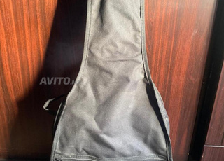 guitare presque neuf