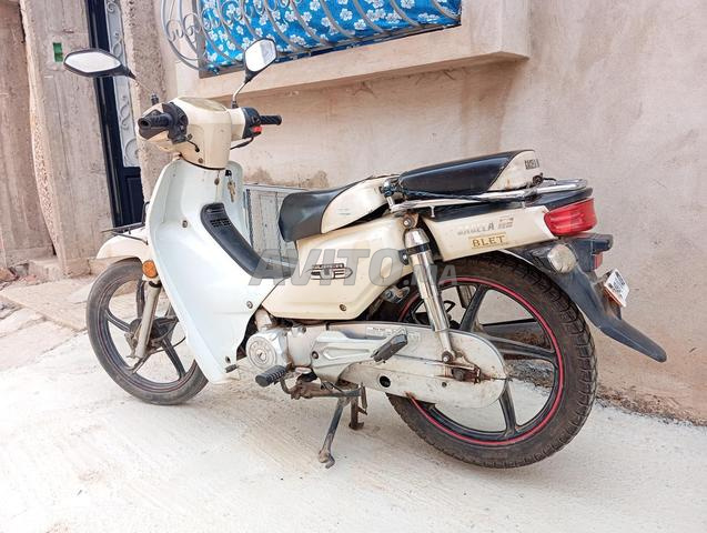 Moto à vendre-bon état مطور للبيع 