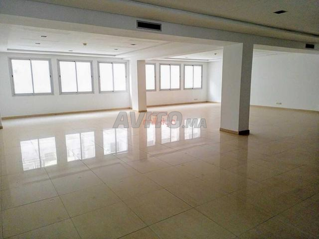 مكتب للإيجار بمساحة 259 متر مربع في الدار البيضاء