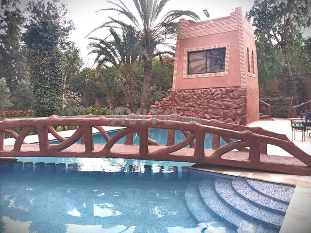 Villa de Prestige Bouskoura 2400 m² Calme et Luxe