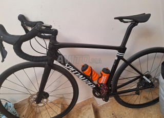 Vélo de course specialized Roubaix à vendre.