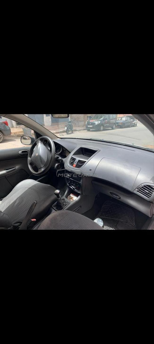 Peugeot 206 Essence Manuelle 2011 à Casablanca