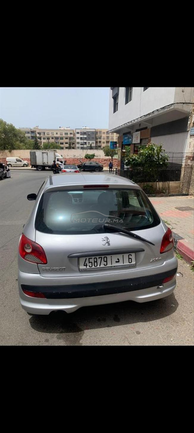 Peugeot 206 Essence Manuelle 2011 à Casablanca