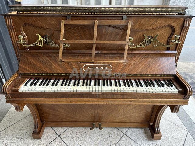 بيانو عمودي