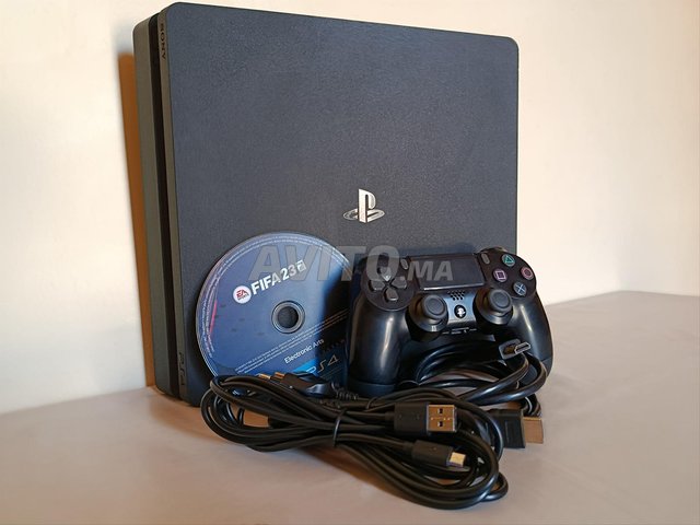 PS4 Slim 1TB | Manette originale | 3 Câbles