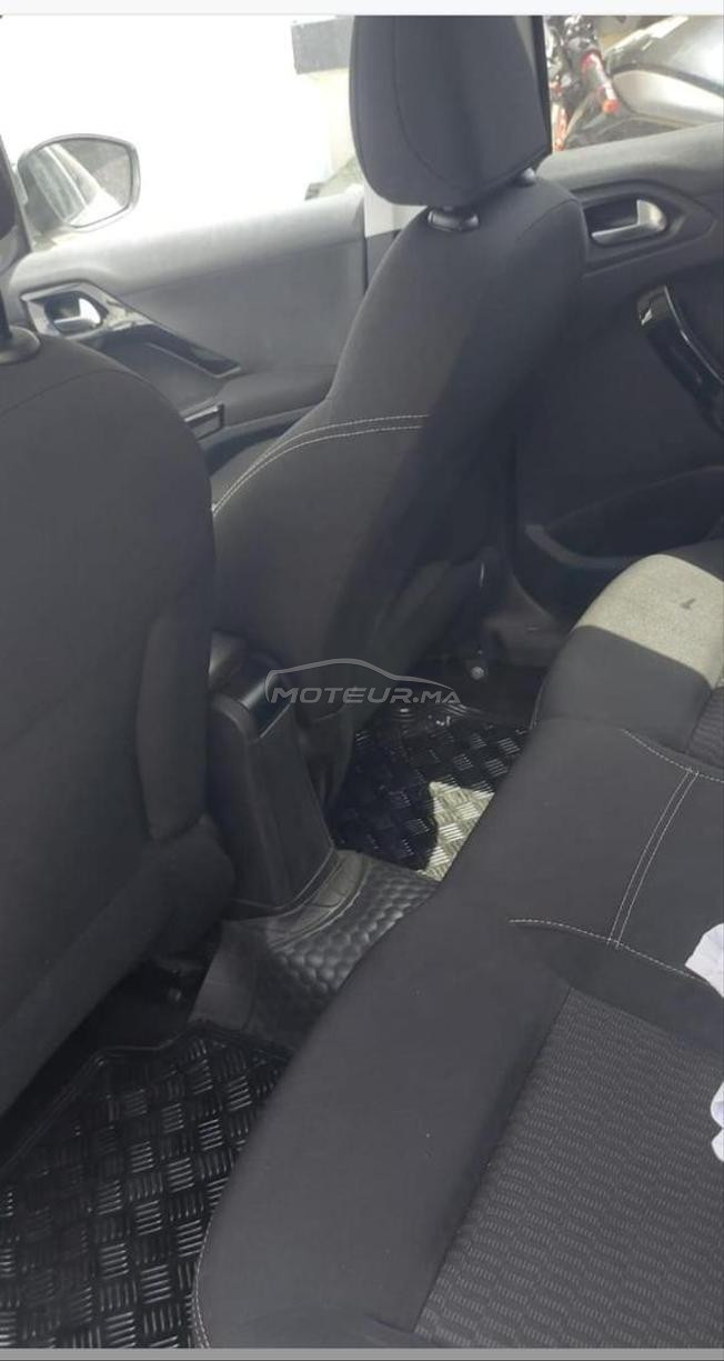 Peugeot 208 white edition Manuelle 2017 