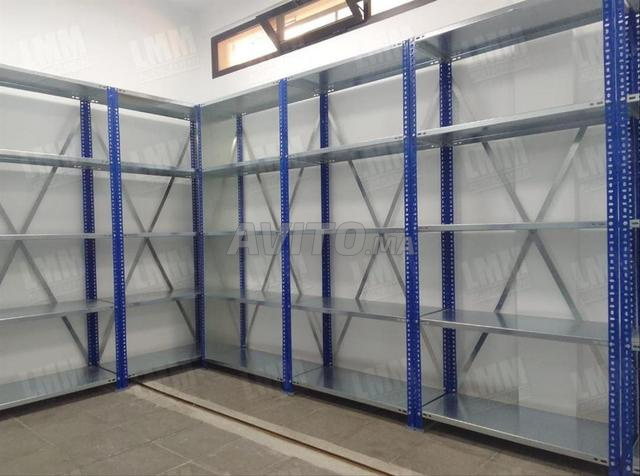 Les étagères léger fabrication sur mesure