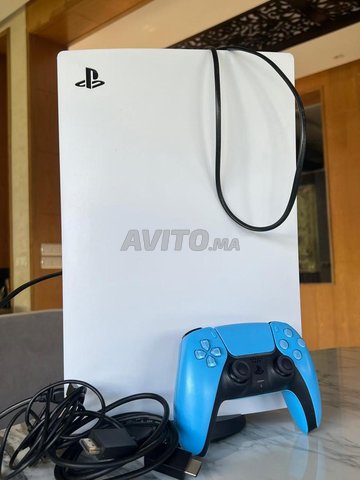 PS5Digital Edition manette DualSense Bleu Cobalt