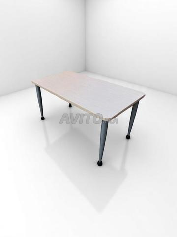 Bureau droit 140x80cm piètement tubulaire