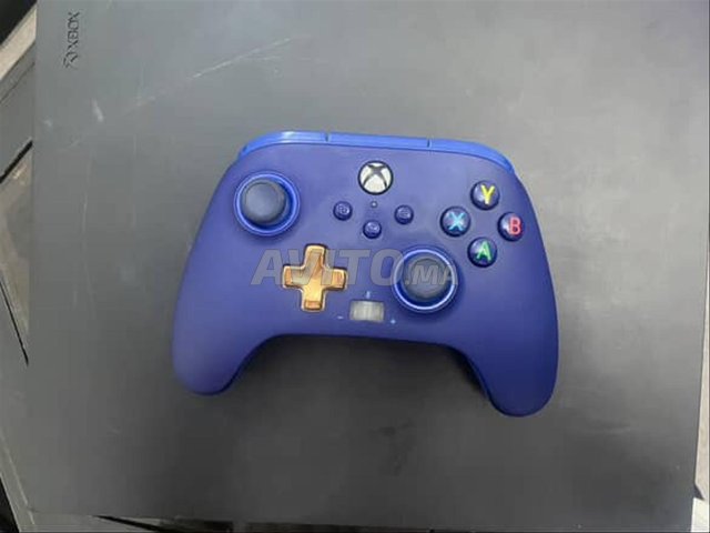 Xbox one x, 1 manette, cable hdmi, casque
