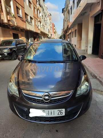 Opel Corsa Essence Manuelle 2012 à Casablanca