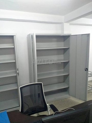 Armoire métallique avec 2 porte batttante 