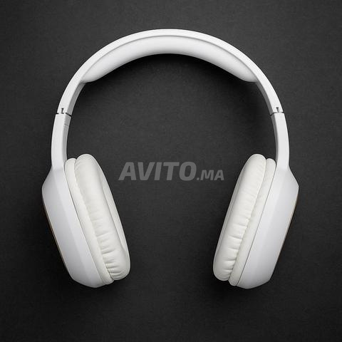 سماعات رأس لاسلكية فاخرة بتصميم أنيق  ص