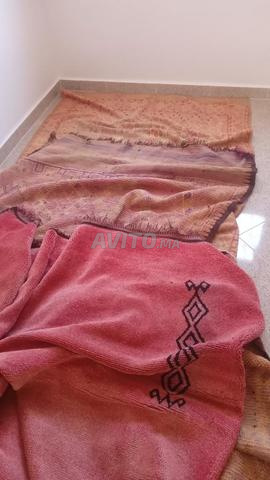 3 زرابي  قديمة  فعلا .   1958.1962.1975