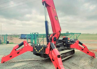 A vendre Mini grue araignée – capacité 6 tonnes